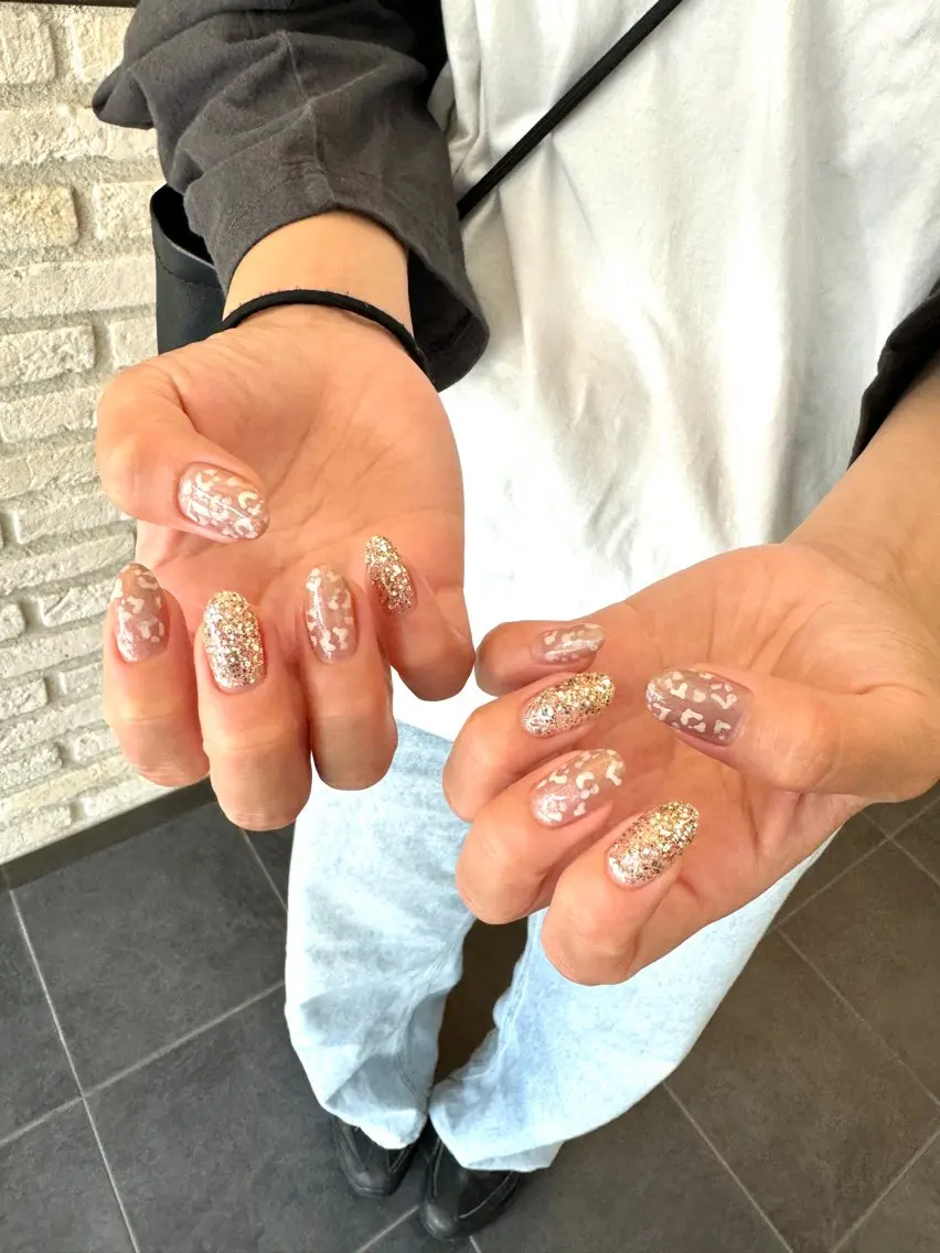 ネイル アニマル柄 オーロラネイル 成人式 長さ出し フレンチネイル Lililas💎 リリラースのネイルデザイン