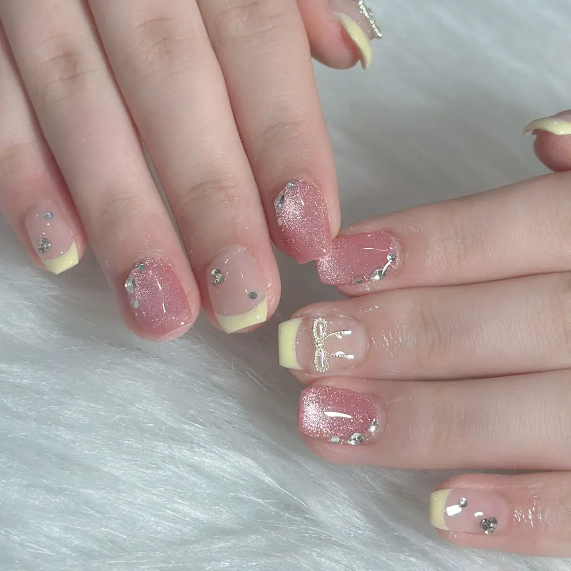 ネイル ハンドネイル フットネイル LAVISH nanamiのネイルデザイン