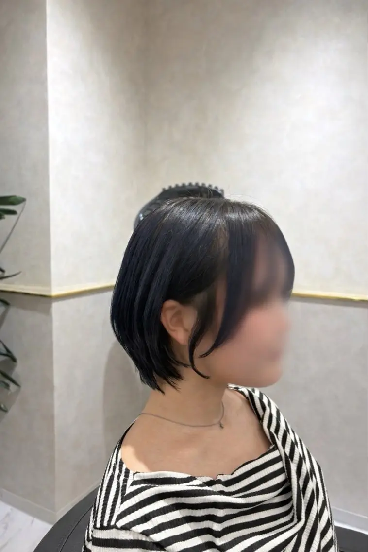 ショート ショートヘア ヘアカラー 🩶ハイトーン🖤 URARAのヘアスタイル