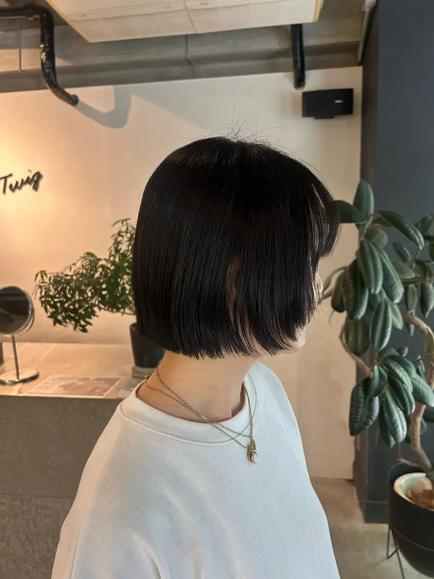 ショート カラー 黒髪 ボブ 顔まわりレイヤー レイヤーカット カット ヘアカラー トリートメント twig 山田 永嶋芽衣のヘアスタイル