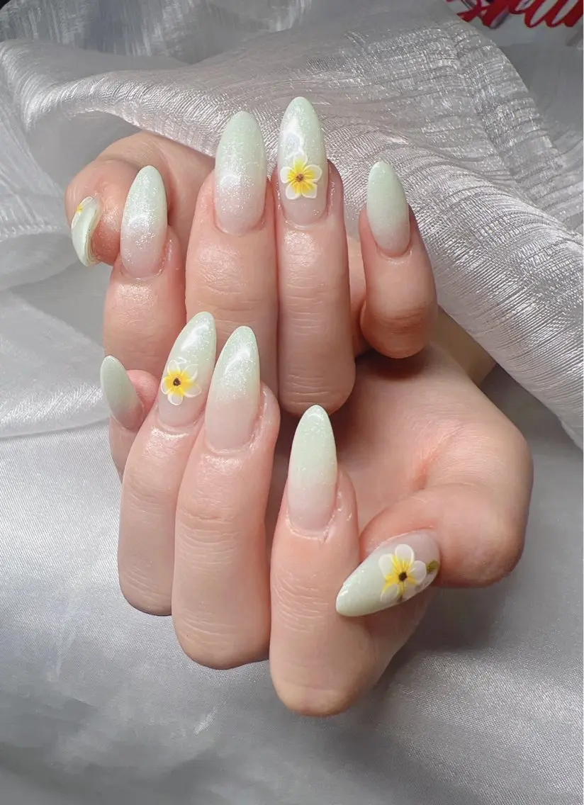 ネイル 長さ出し グラデーション 卒業式 キラキラネイル マグネットネイル ハンドネイル Lee Nailsのネイルデザイン