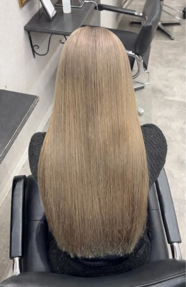 ロング カラー ブリーチ カット ヘアカラー ヘアセット ケアブリーチ🥣 縮毛矯正Ryokoのヘアスタイル