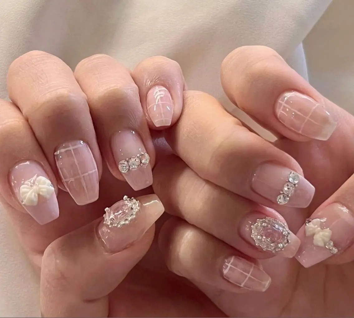 ネイル アートネイル フラワーネイル ジェルネイル グラデーション ミラーネイル Jenn Nail Salonのネイルデザイン
