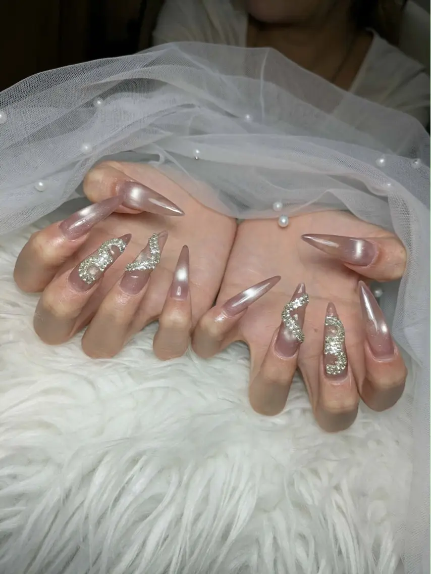 ネイル ハンドネイル ハンドケア Queen Nail 柏店　クイーンネイルのネイルデザイン