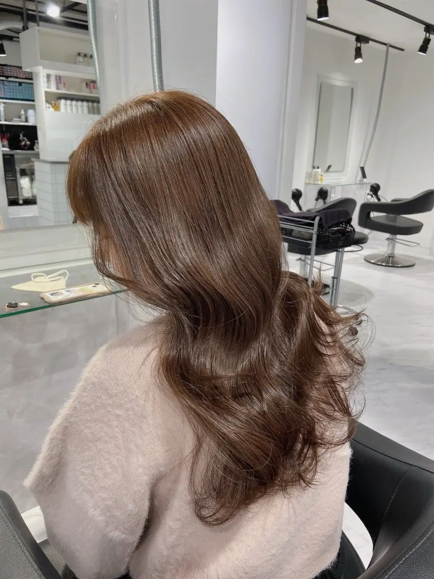セミロング カラー センターパート特化 井上健太のヘアスタイル