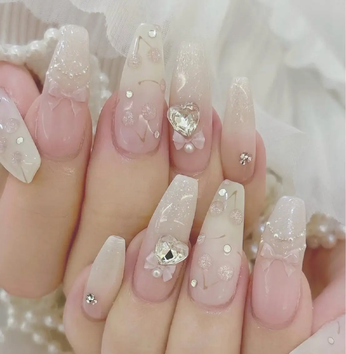 ネイル アートネイル フレンチネイル ジェルネイル キラキラネイル ニュアンスネイル ハンドネイル Ryu Nail NekoChanのネイルデザイン
