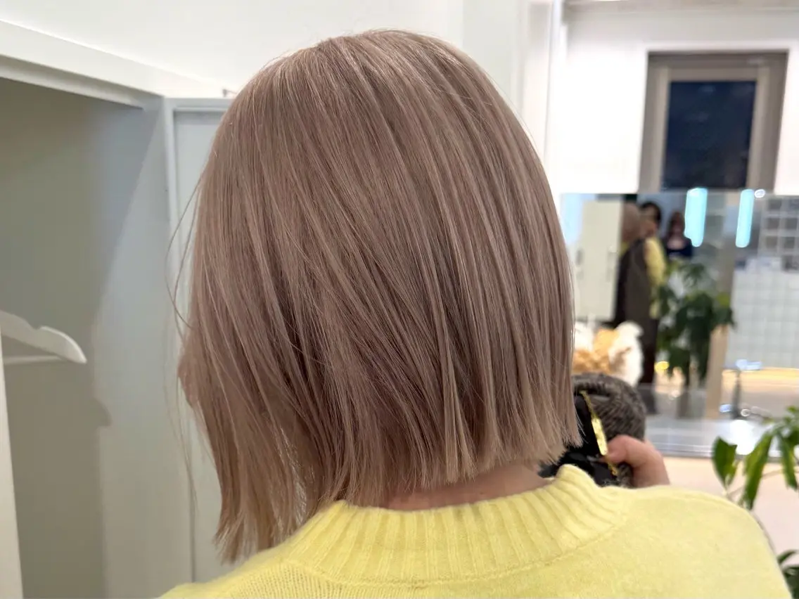 ショート カラー ベージュカラー ミルクティーベージュ ボブ カット ヘアカラー 原宿ブリーチカラー /三村克彦のヘアスタイル