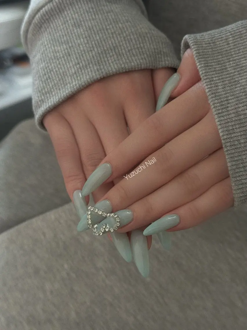 ネイル チークネイル ドット キラキラネイル 韓国ネイル レース ハンドネイル Yuzuchi Nailのネイルデザイン