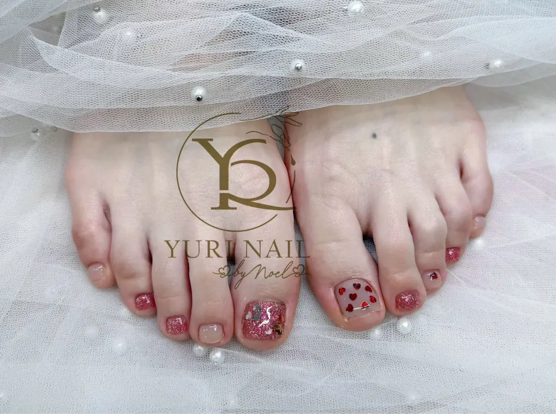 ネイル チークネイル フットネイル フレンチネイル グラデーション キラキラネイル フットネイル ハンドケア YURI Nail Funabashiのネイルデザイン