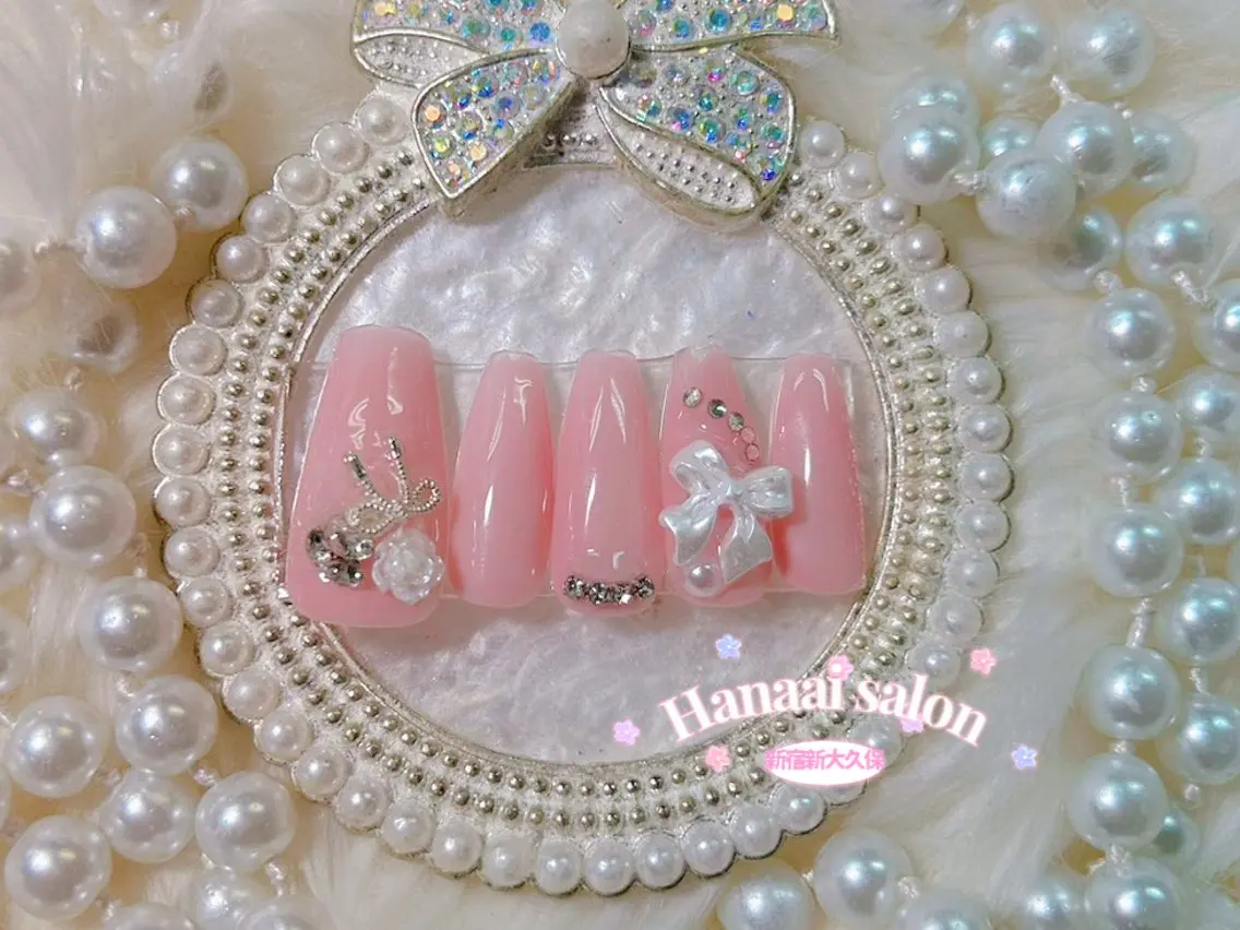 ミディアム ハンドネイル Hanaai Salon新宿店のネイルデザイン