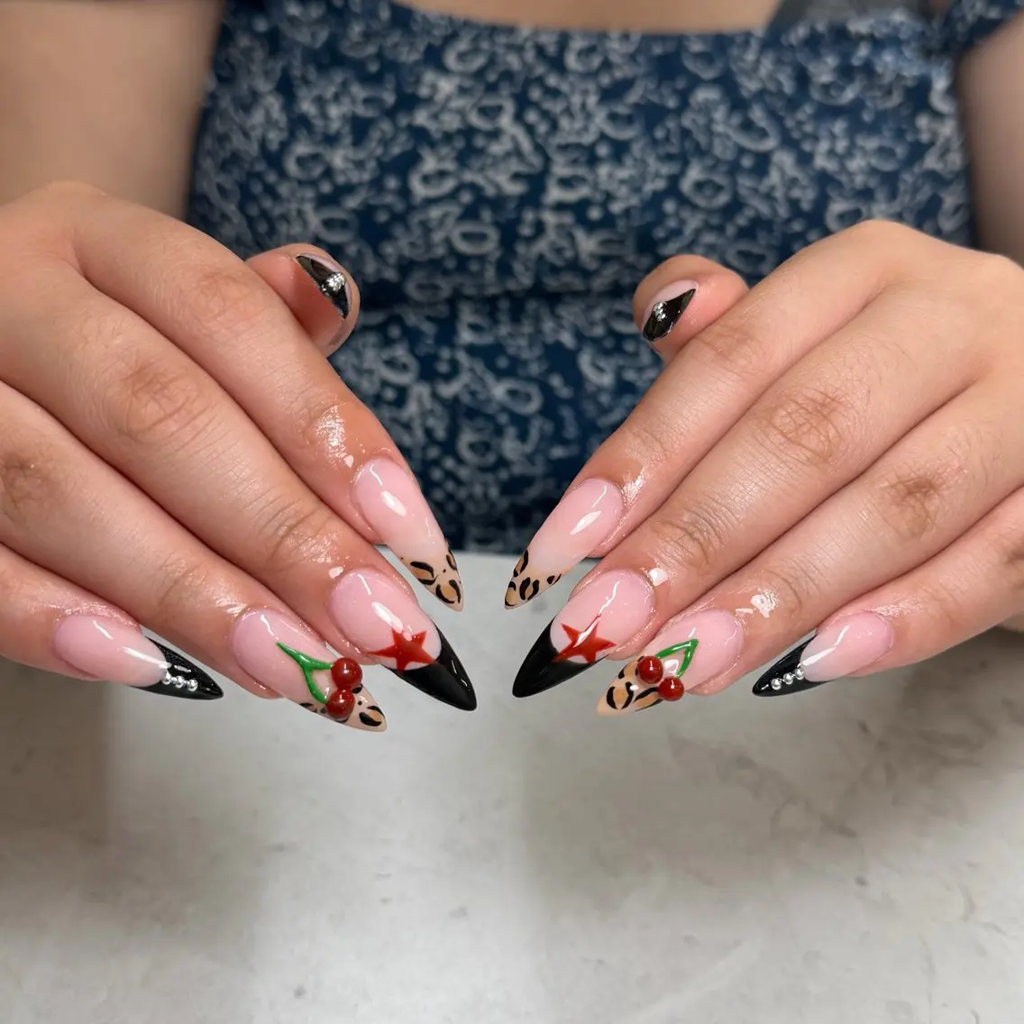 ネイル フレンチネイル ガーリー ガラスフレンチ 氷ネイル・うるうるネイル キラキラネイル ハンドネイル JOSIE nail studioのネイルデザイン