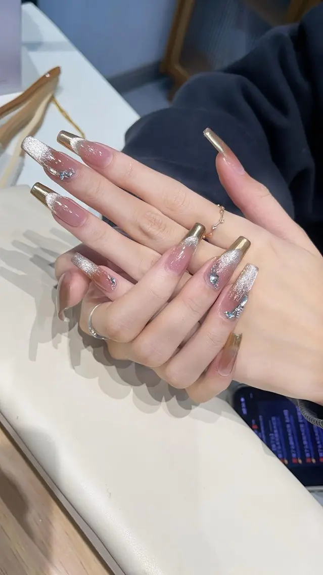 ネイル 長さ出し フレンチネイル ジェルネイル 韓国ネイル マグネットネイル akina nailsのネイルデザイン