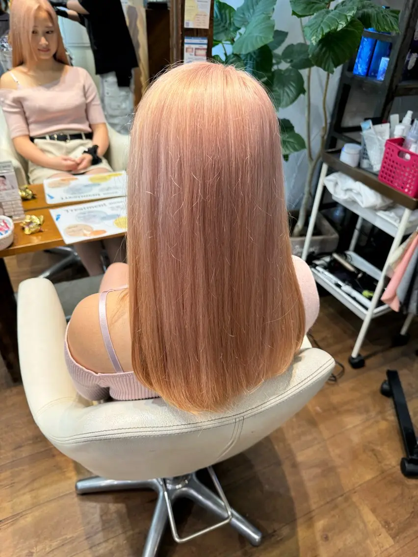ロング カラー アディクシーカラー ベージュカラー ブリーチ 透明感カラー デザインカラー ヘアカラー トリートメント ヘッドスパ ブリーチカラー🦖 岡部木乃夏のヘアスタイル