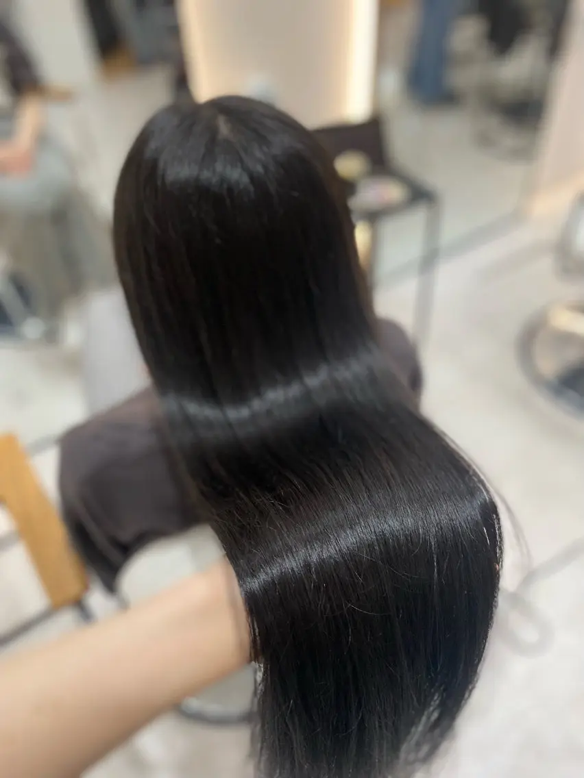 ロング カラー 透明感カラー グレージュ トリートメント カット ヘアカラー トリートメント 艶髪・透明感カラー・ 韓国ヘア・Yuriのヘアスタイル