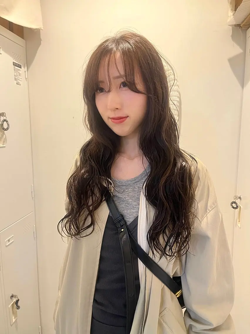 ロング カラー 透明感カラー ヘアカラー loty _nanamiのヘアスタイル