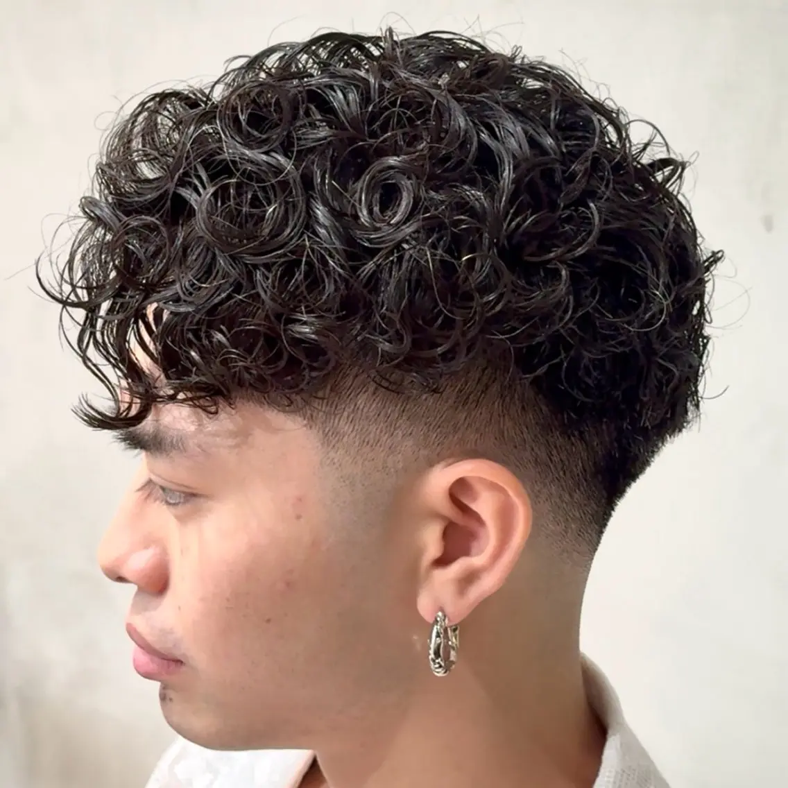 ショート パーマ メンズ フェードカット カット パーマ トリートメント fifth 一寸木 桂斗のヘアスタイル