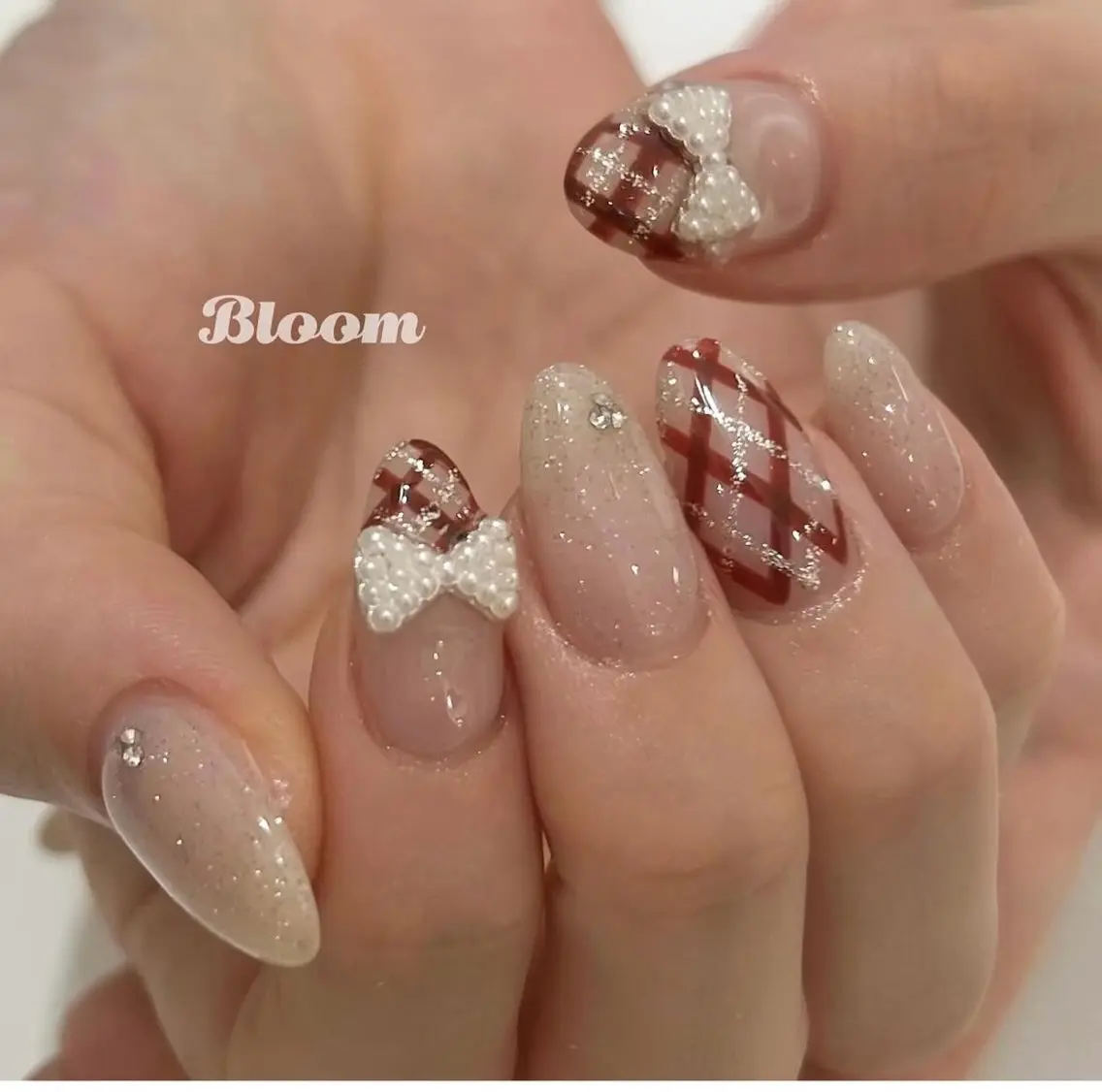 ネイル Bloom 莉子のネイルデザイン