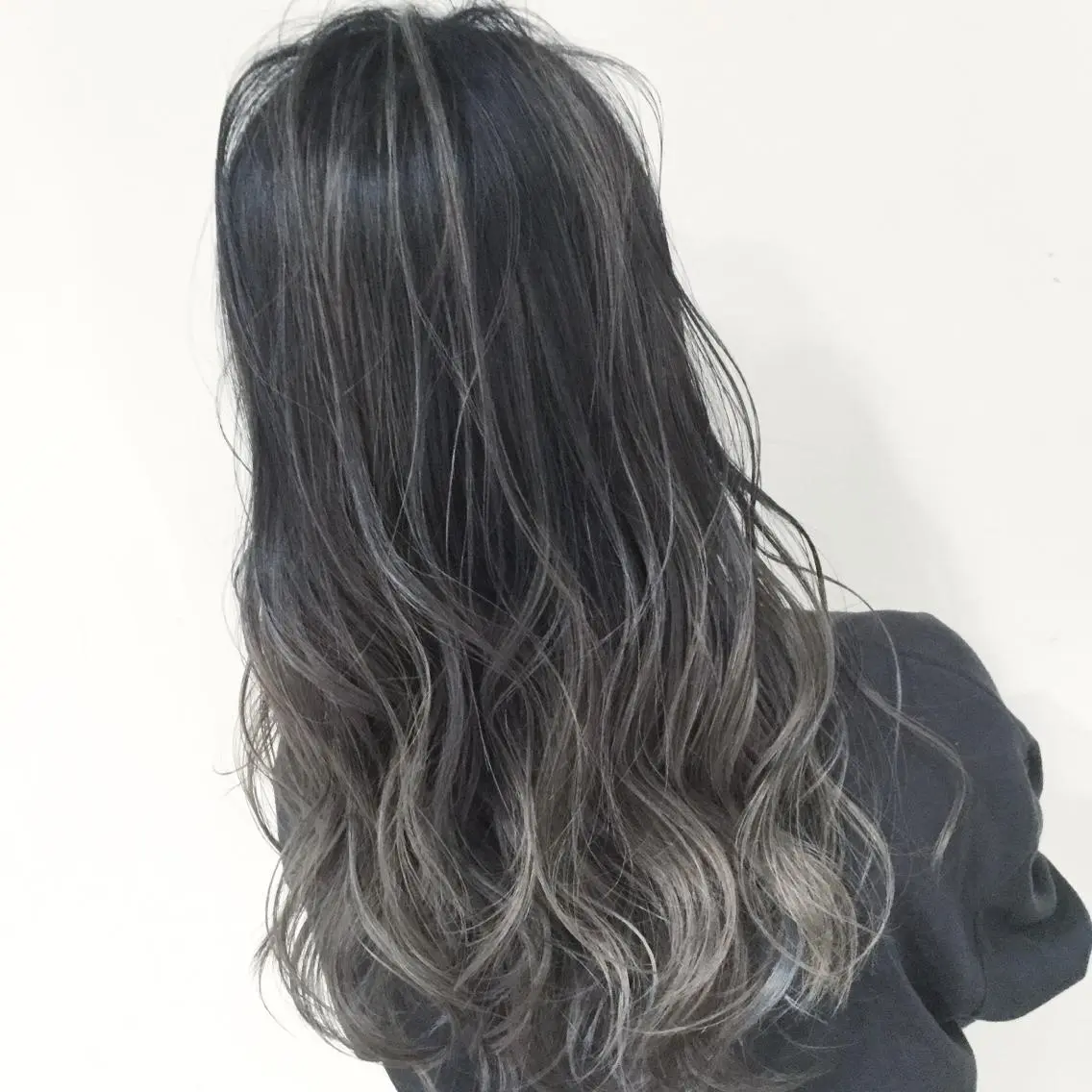セミロング カラー 髪質改善カラー韓国風 レイヤーtudaのヘアスタイル