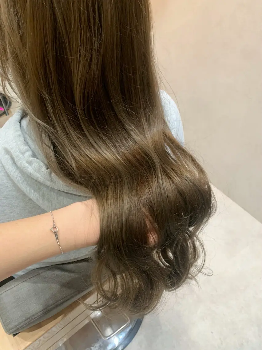 ロング 本多 永佳のヘアスタイル