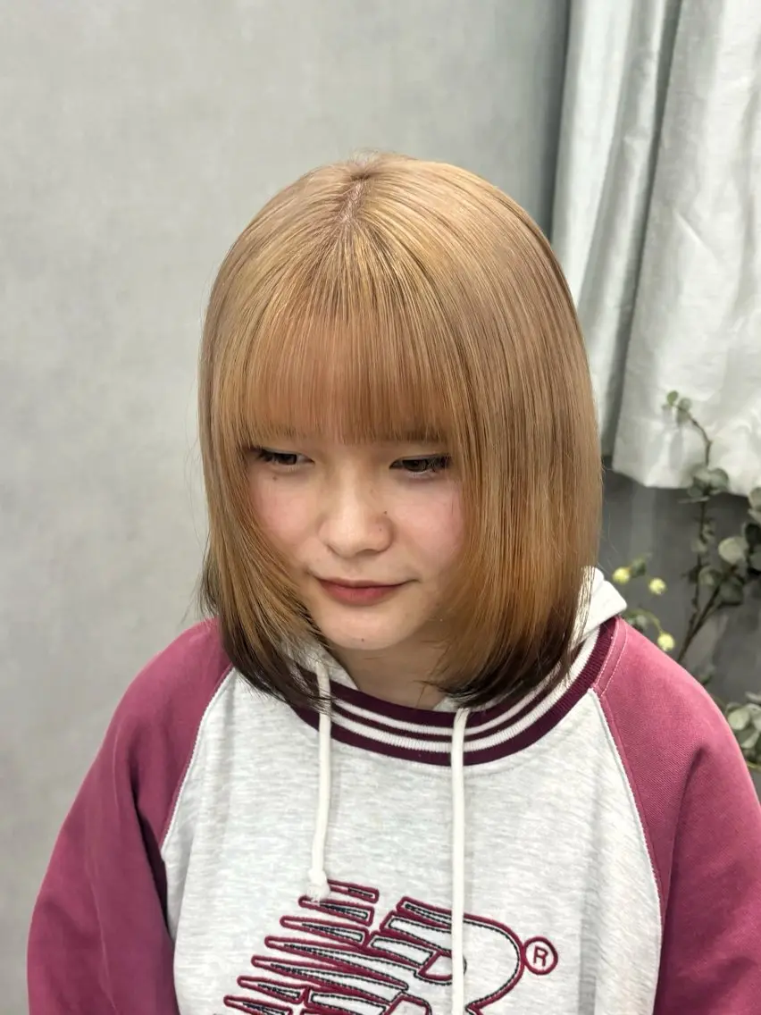 ミディアム カラー ベージュカラー デザインカラー グラデーションカラー ミルクティーベージュ 似合わせカット🌼 やまかわ まなみ🌼のヘアスタイル