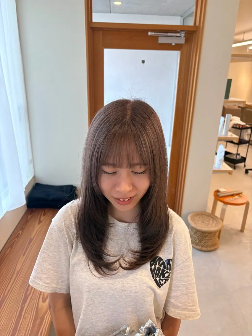 セミロング カラー ブリーチ グレージュ ラベンダーカラー ラベンダーグレージュ ラベンダーグレー 上野 桜果のヘアスタイル