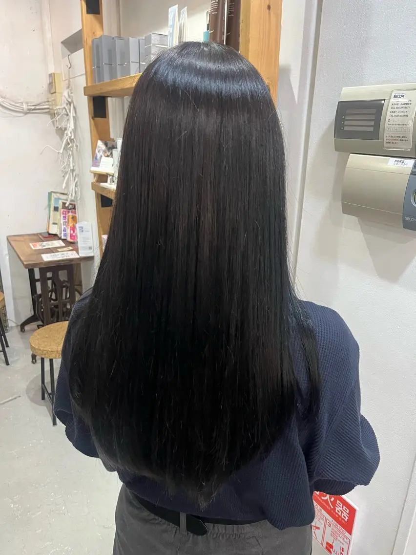 ロング カラー ヘアカラー ナチュラルカラー🥨 Yui🤍のヘアスタイル