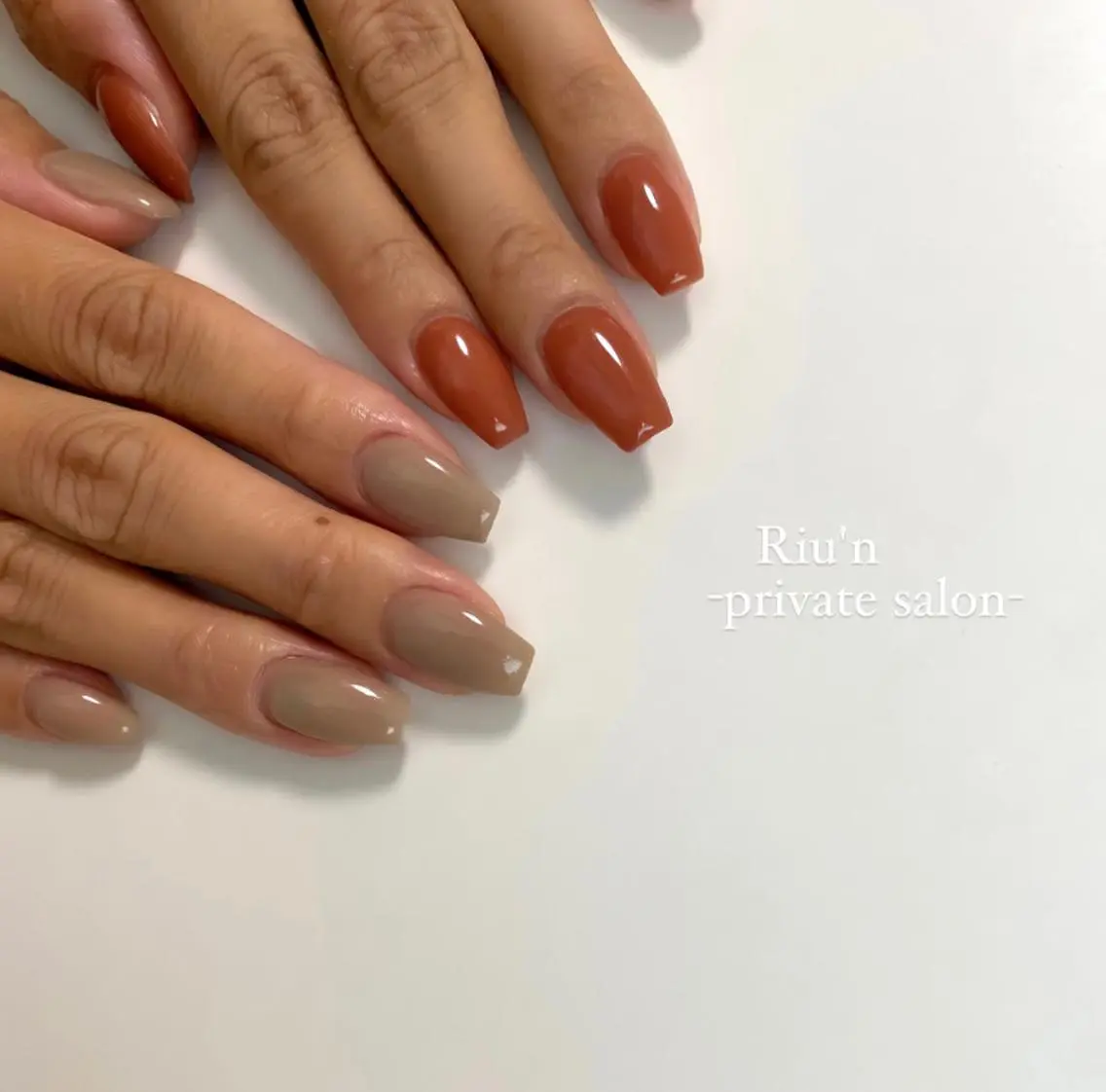 セミロング ハンドネイル Riu*n -private-のネイルデザイン