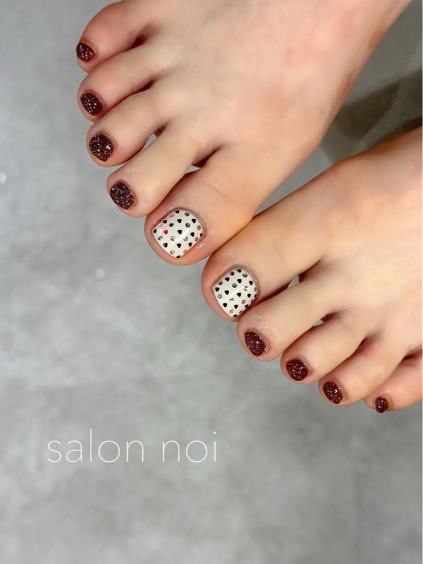 ネイル ドット ハート フットネイル salon noiのネイルデザイン