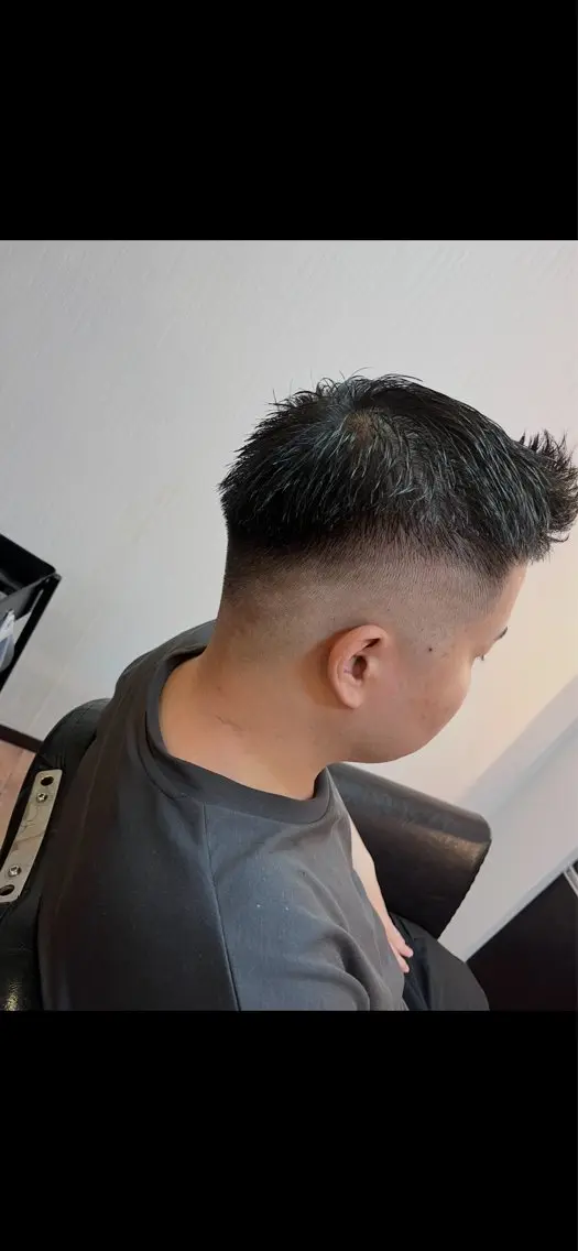 ショート メンズ フェードカット KENTA シュクセ千早のヘアスタイル