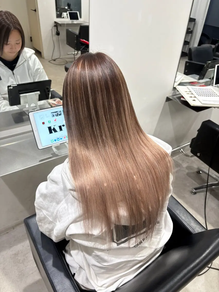 ロング レイヤーカット ヘアカラー エクステ MIHO☾·̩͙⋆ Kroのヘアスタイル