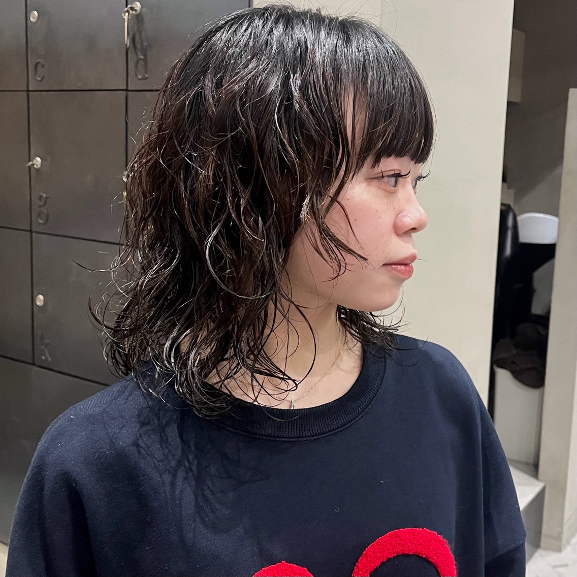 ミディアム パーマ ミディアムレイヤー ミディアムパーマ レイヤーカット カット パーマ なな/ICI/レイヤ ーパーマ/上前津のヘアスタイル