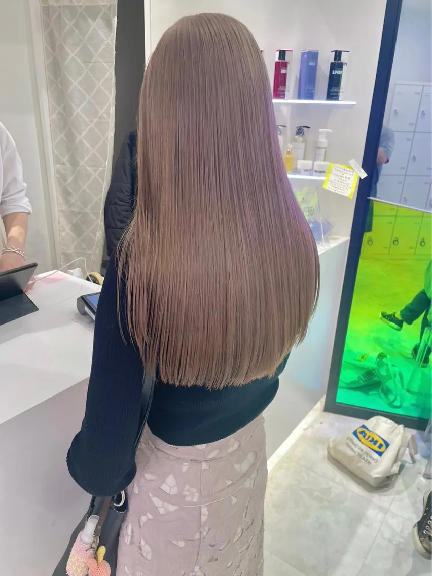 ロング カラー ヘアアレンジ 韓国レイヤー&ピンク 艶髪🩶maikoのヘアスタイル