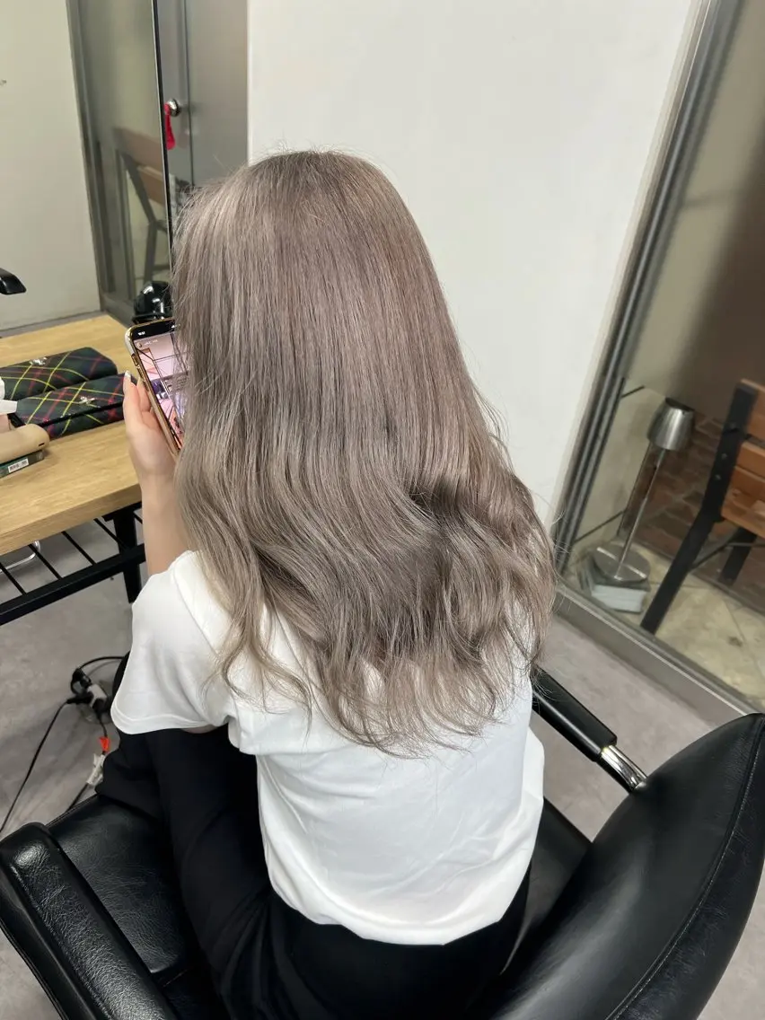カラー グレージュ ヘアカラー トリートメント SWAY_KAI_ 長谷川魁のヘアスタイル
