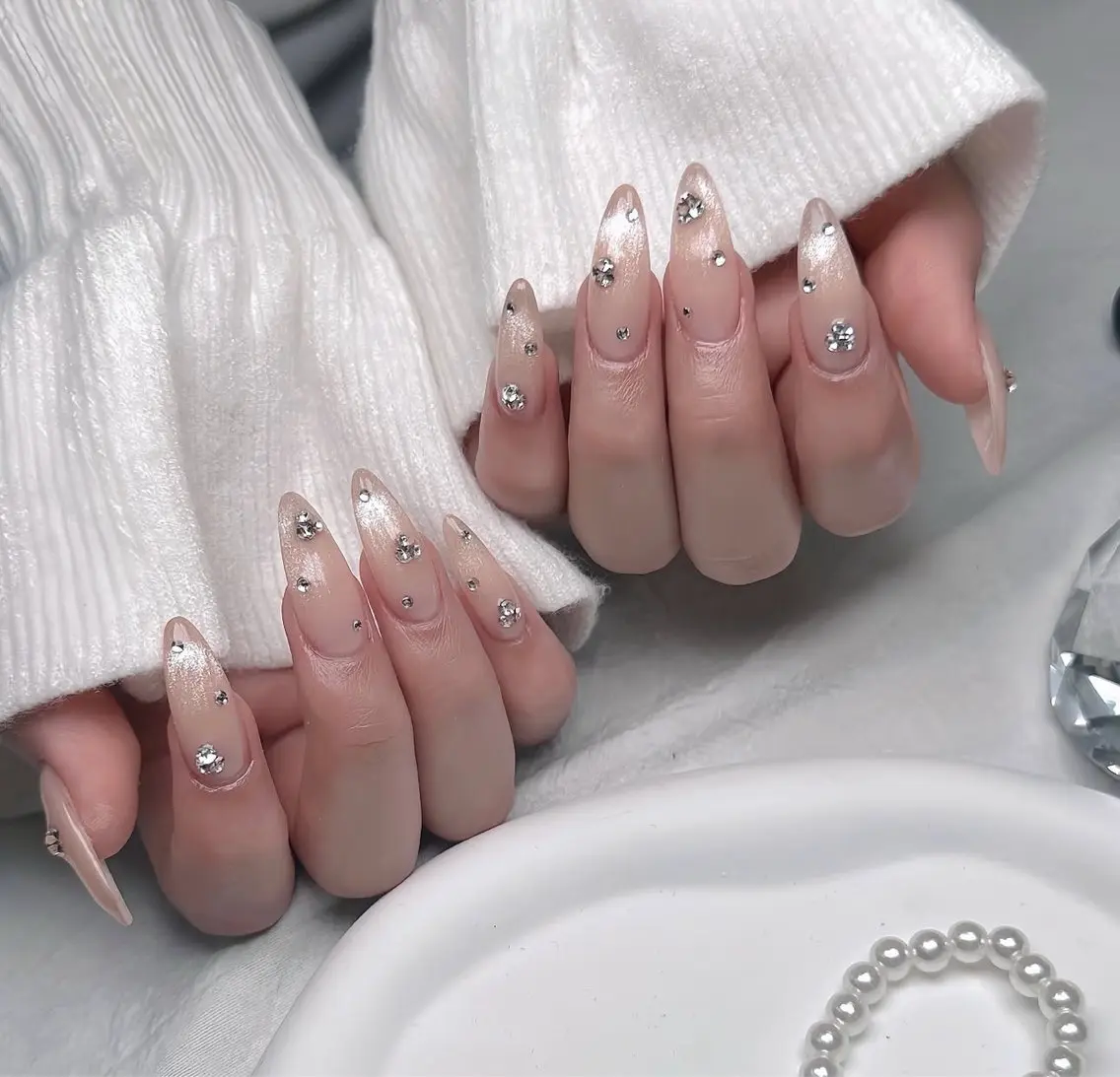 セミロング 韓国風ヘア ハンドネイル Aila Nail ShinOkuboのネイルデザイン