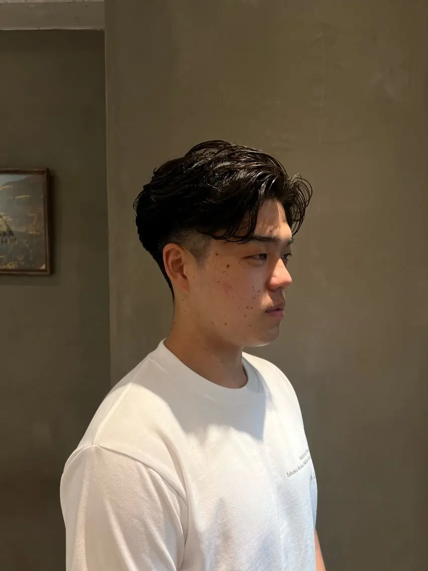 ショート カラー パーマ メンズ センターパート 吉岡 幸之進のヘアスタイル