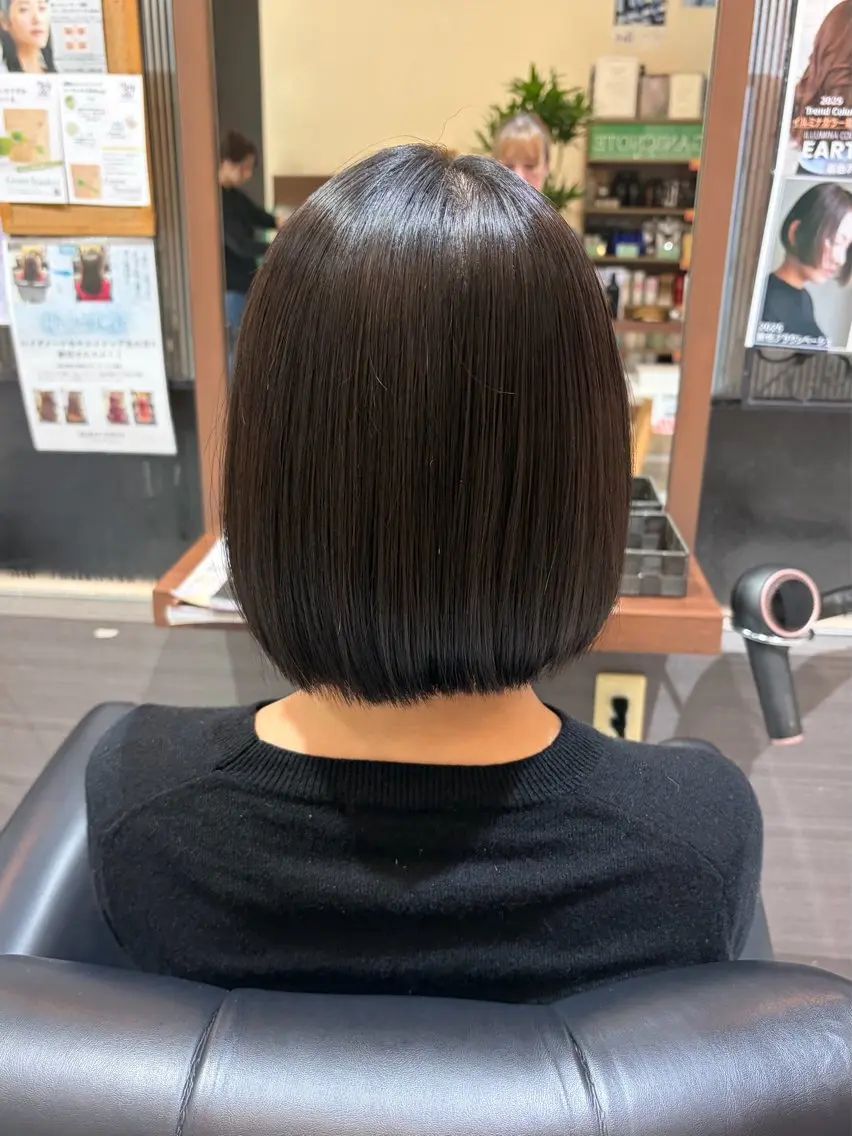 ミディアム カット 縮毛矯正 トリートメント Aphrodite 横手 亜紀のヘアスタイル