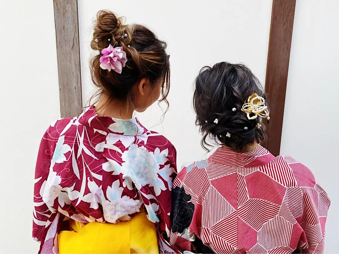 ロング お団子ヘア 卒業式のヘアスタイル 京都最安価エクステ muuka🦋のヘアスタイル