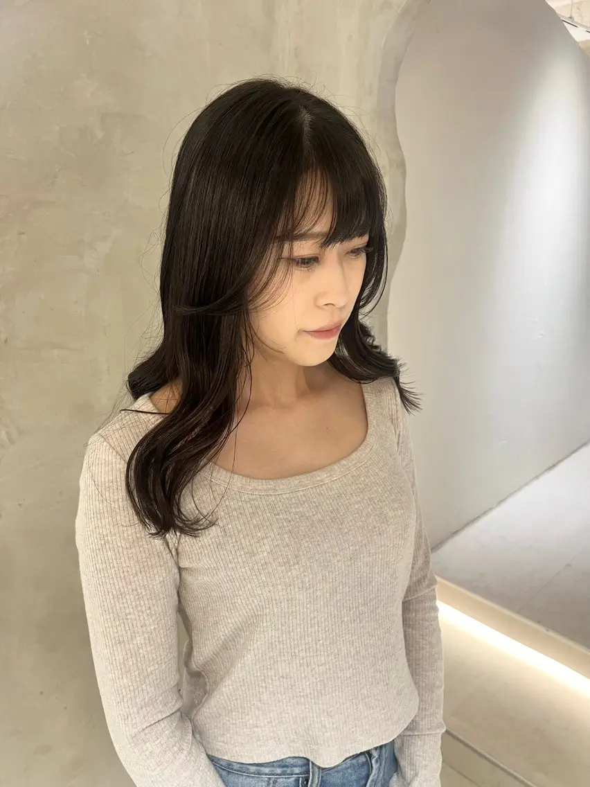 セミロング 顔周りカット カット 切りっぱなしボブ/ 艶カラー/綾莉のヘアスタイル