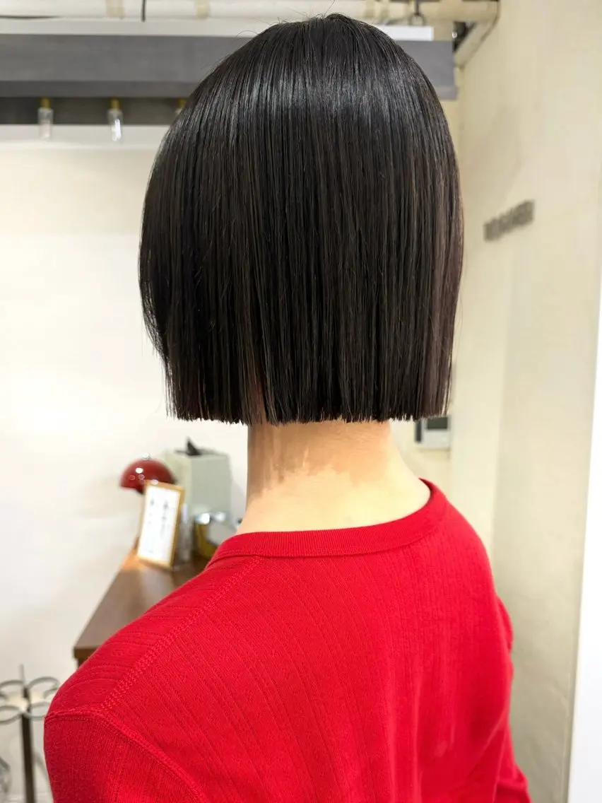 ショート カラー ボブ 縮毛矯正 カット ヘアカラー 縮毛矯正 切りっぱなしボブ/ ストレート須藤優真のヘアスタイル