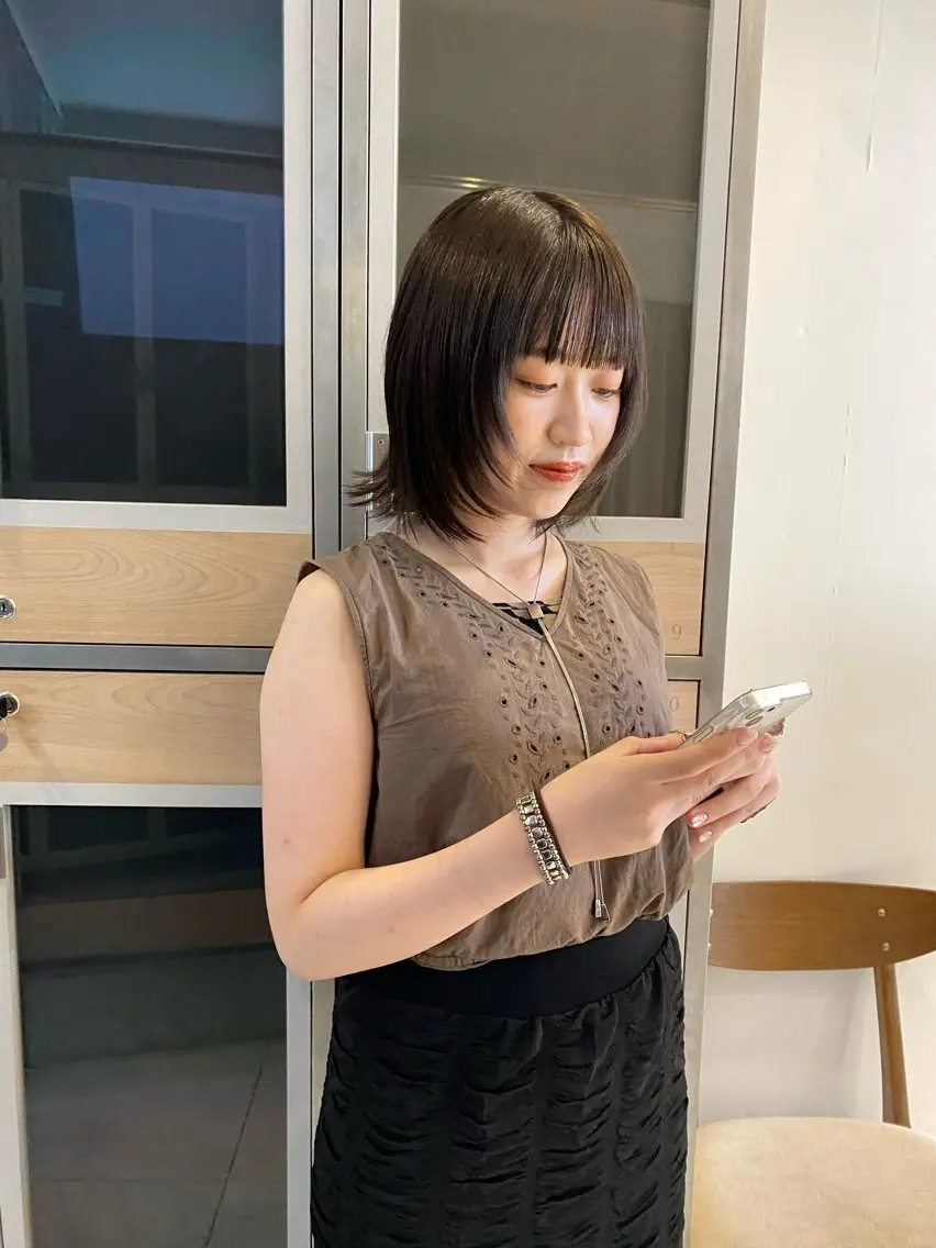 ミディアム カラー カット ヘアカラー トリートメント ヘッドスパ ヘアセット 艶髪/ダークトーン 🩶丸山日向のヘアスタイル