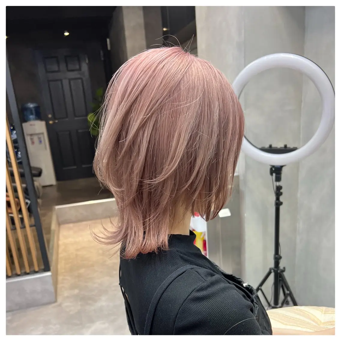 ショート カラー ピンクカラー ウルフカット カット ヘアカラー トリートメント ショート・ハイトーン ズーキーのヘアスタイル