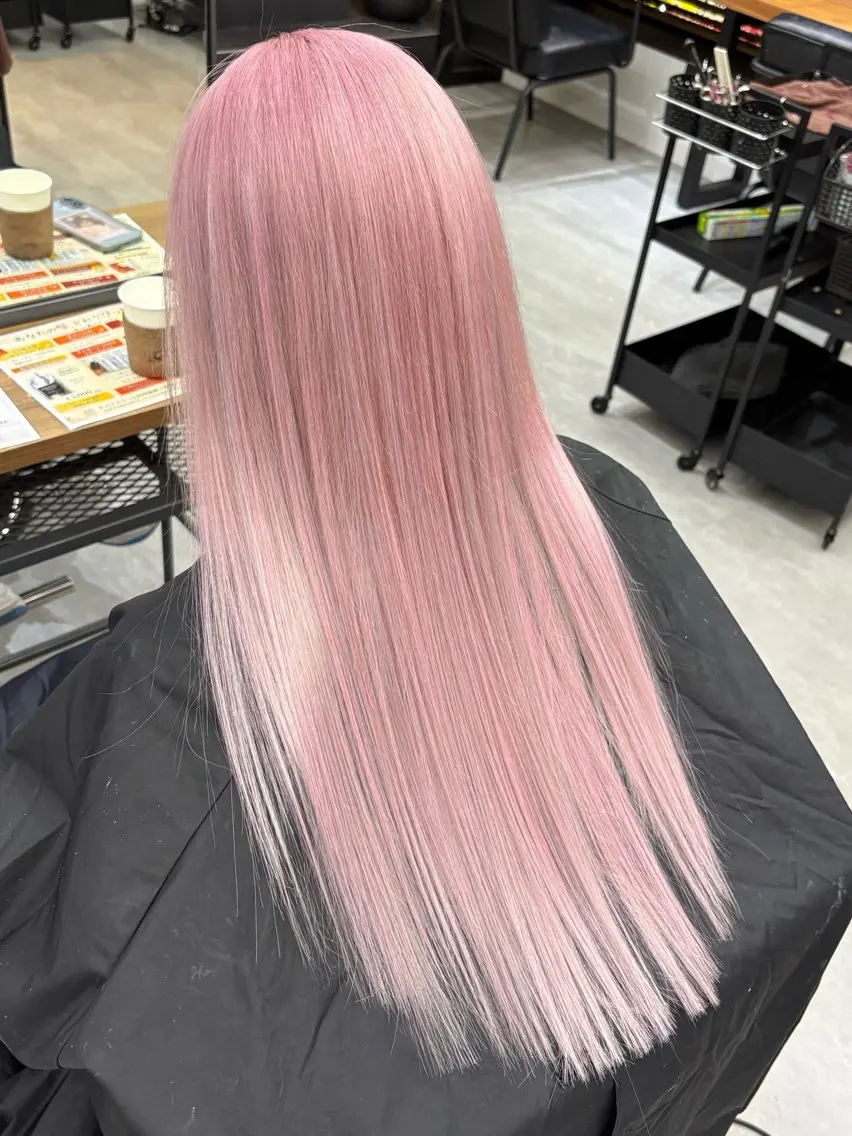 ロング カラー シールエクステ ブリーチ ダブルカラー ピンクカラー ホワイトピンク ヘアカラー エクステ KEISUKE🐶 カラー×エクステ特化のヘアスタイル