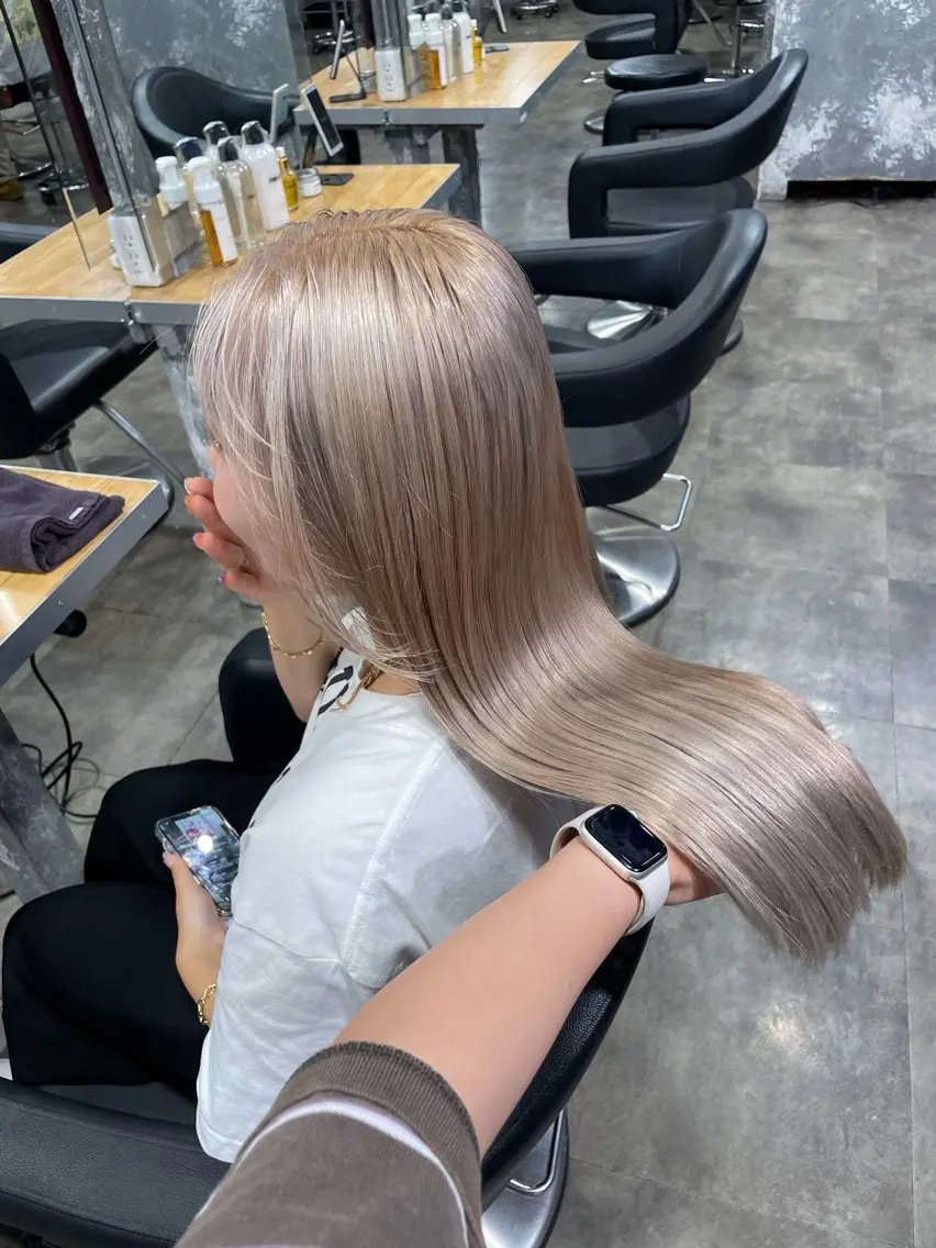 ロング カラー ヘアカラー ハイトーン 横浜💞ミオのヘアスタイル