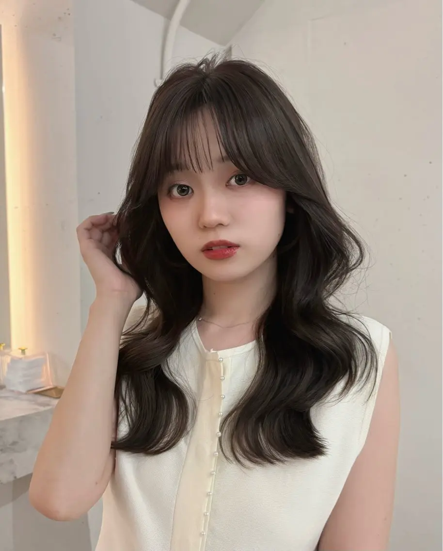 ロング カット ヘアカラー LEWIN GINZAのヘアスタイル