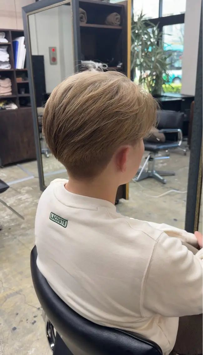 ショート カット ヘアカラー 影山 蒼太のヘアスタイル