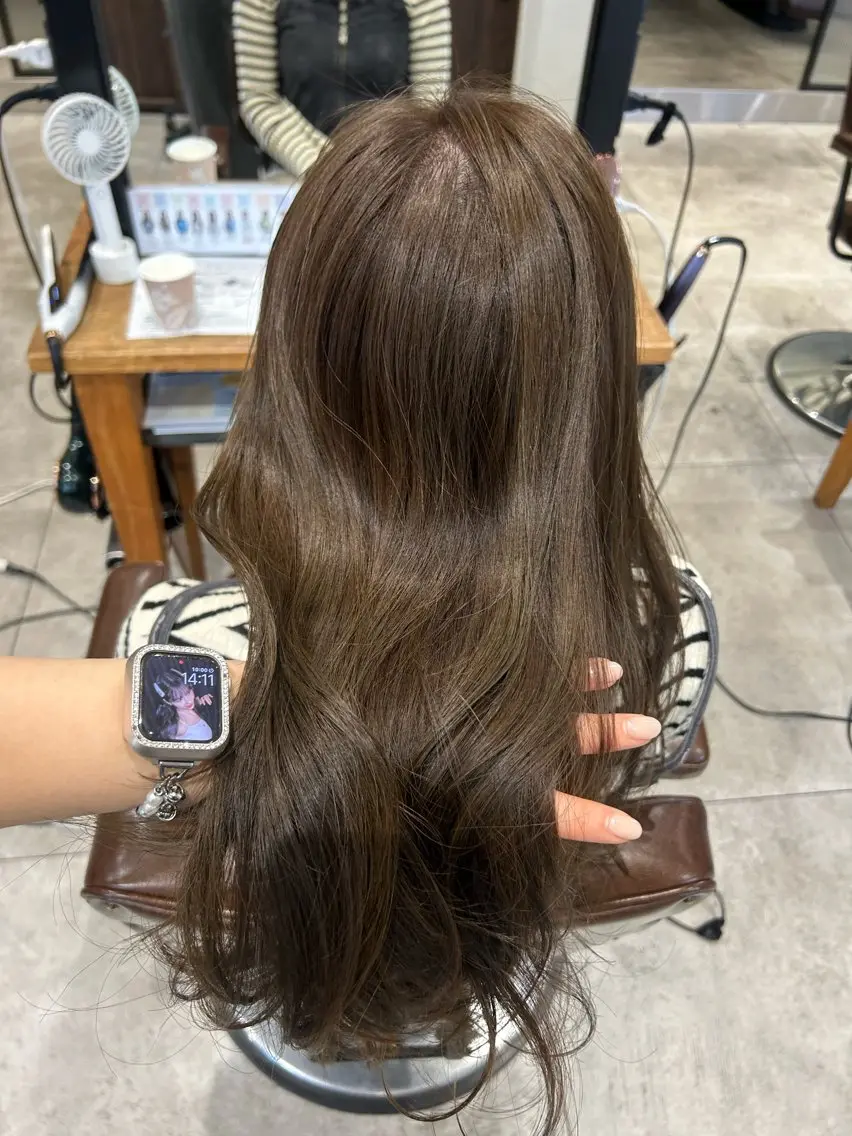 セミロング カラー ベージュカラー カット ヘアカラー オリーブベージュ/ ブリーチなし透明感のヘアスタイル