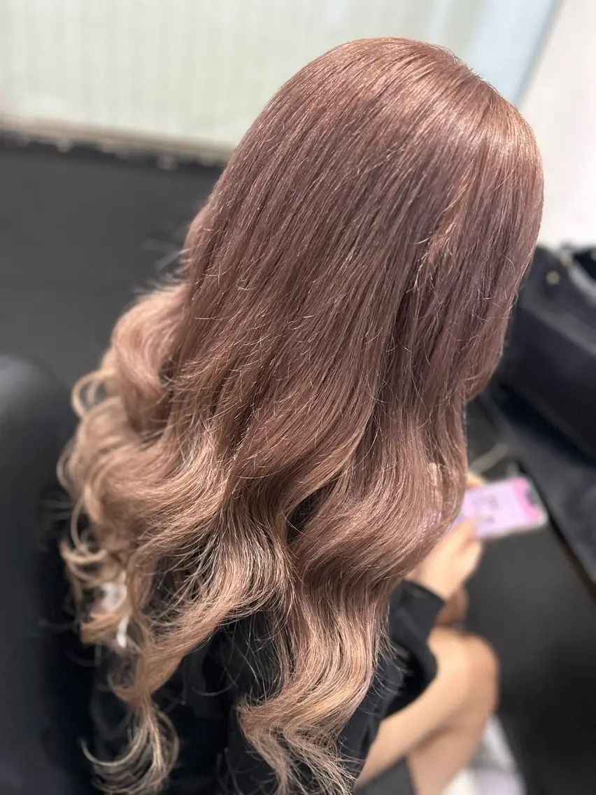ロング カラー ベージュカラー ラベンダーカラー ラベンダーベージュ エクステ ロング 長田 麻友子のヘアスタイル