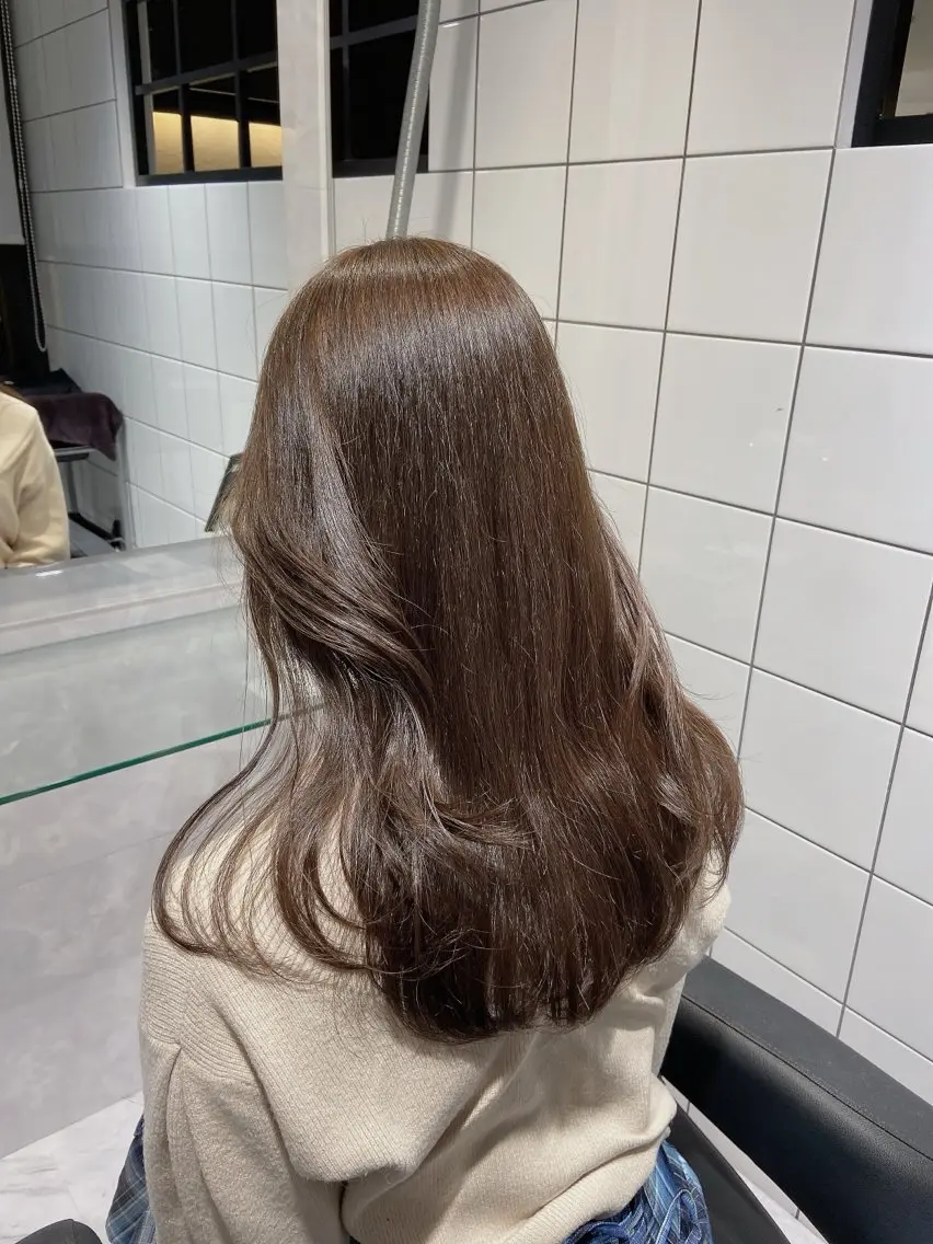 セミロング カラー センターパート特化 井上健太のヘアスタイル
