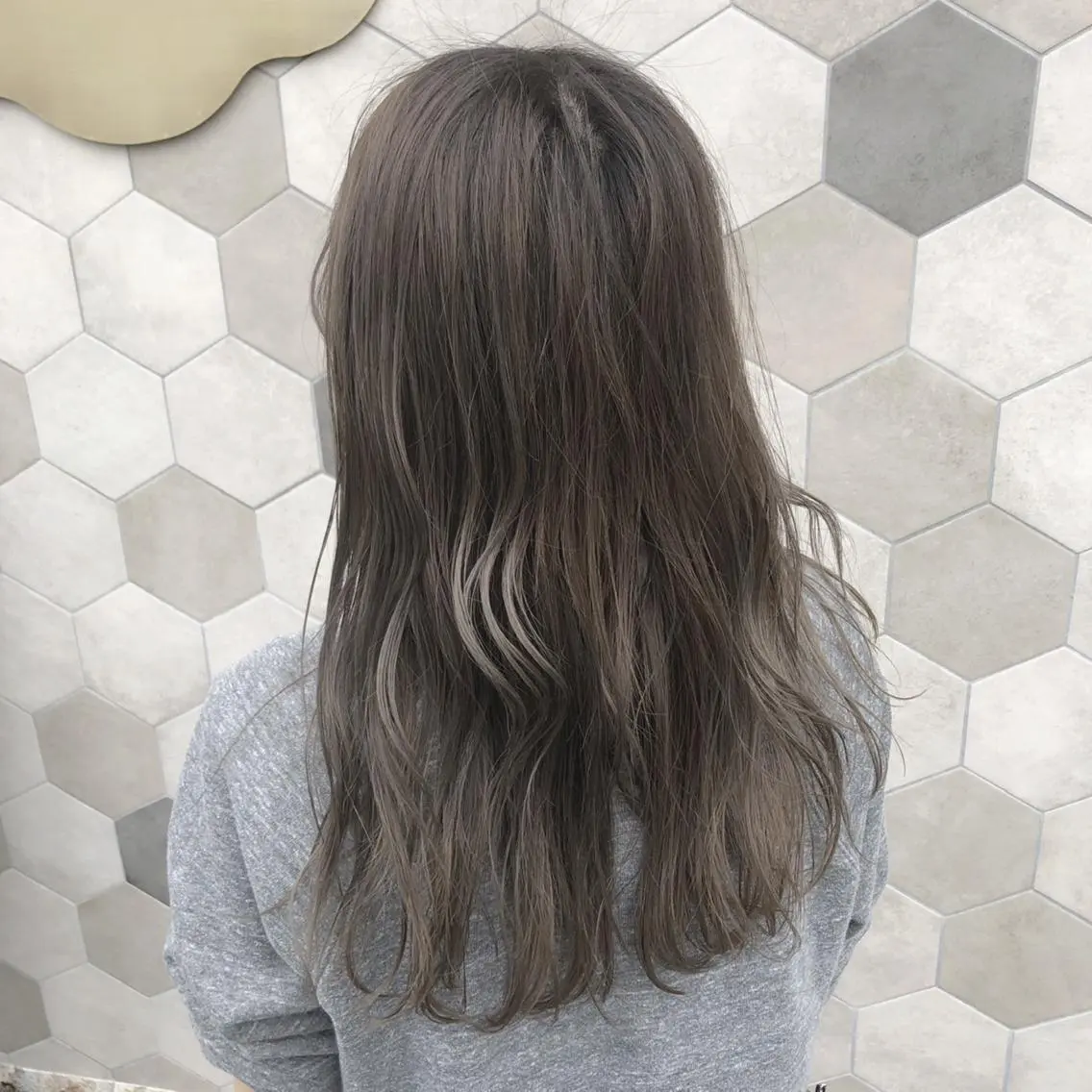 ロング カラー 藤岡 由起のヘアスタイル