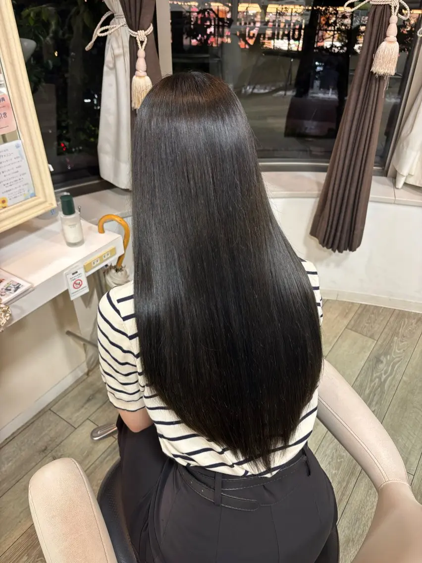 ロング カット ヘアカラー さとう さくらのヘアスタイル